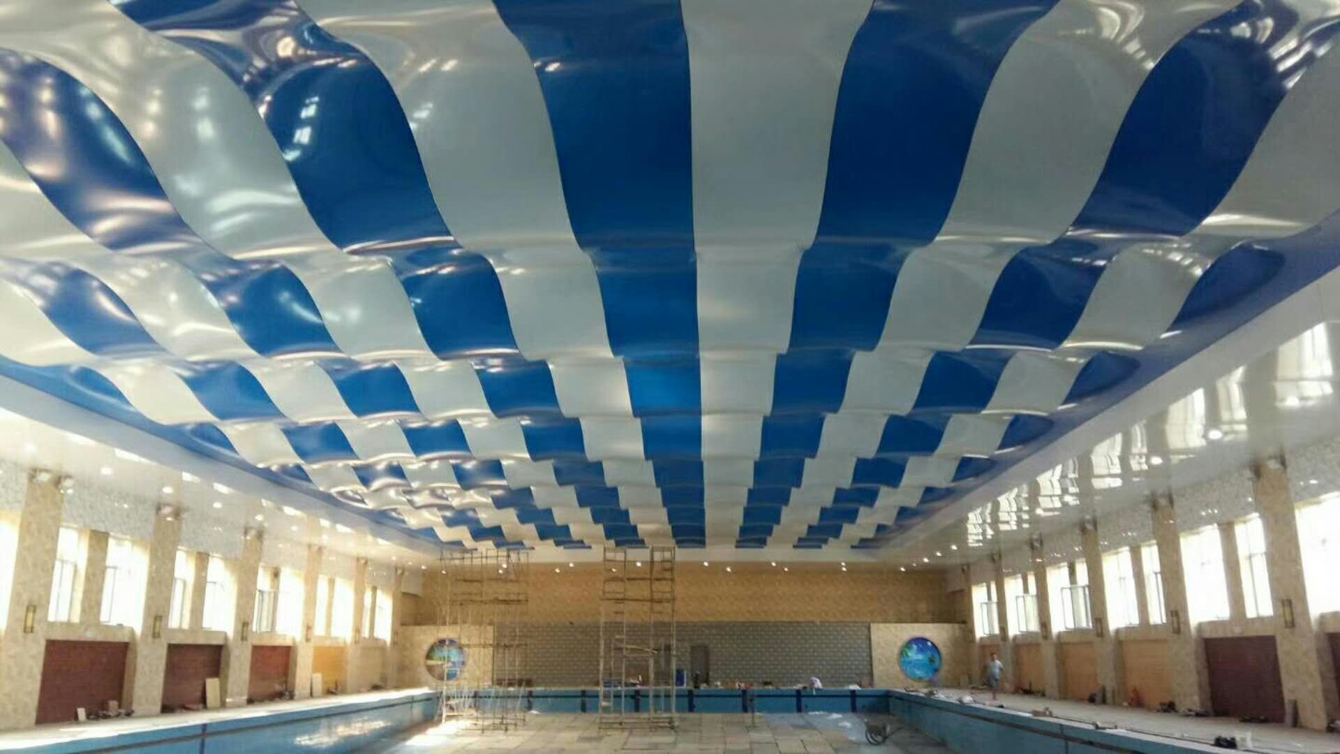 游泳馆